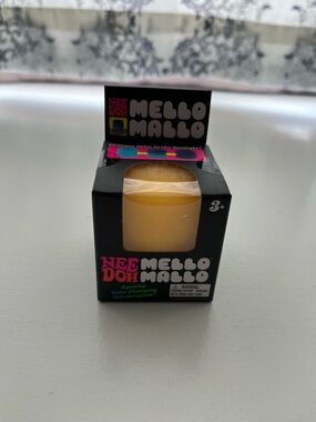 Mello Mallo Color-Changing Squishy - Yellow Needoh